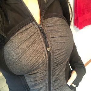 Lululemon jacket size 6